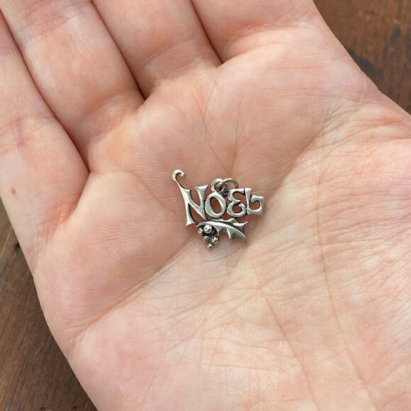 James Avery Retired 925 Sterling Silver "Noel" Holly Leaf Pendant Charm - Picture 1 of 4
